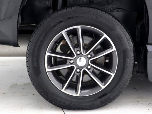 Used 2017 Dodge Grand Caravan SXT image 35