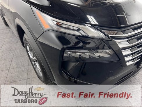 Used 2024 Nissan Rogue S image 9