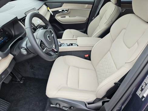 New 2025 Volvo XC90 B5 Plus w/ Protection Package Premier image 26