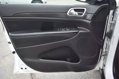 Used 2018 Jeep Grand Cherokee Laredo image 10