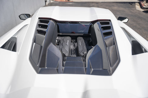 Used 2024 Lamborghini Revuelto image 11