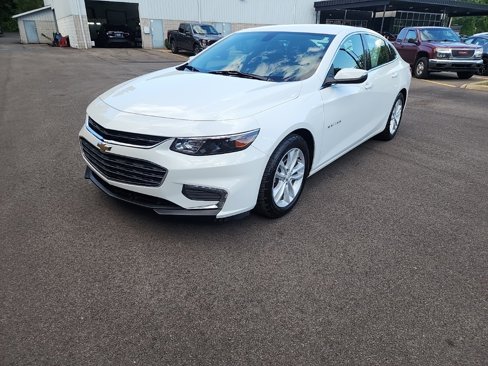 Used 2017 Chevrolet Malibu LT image 41