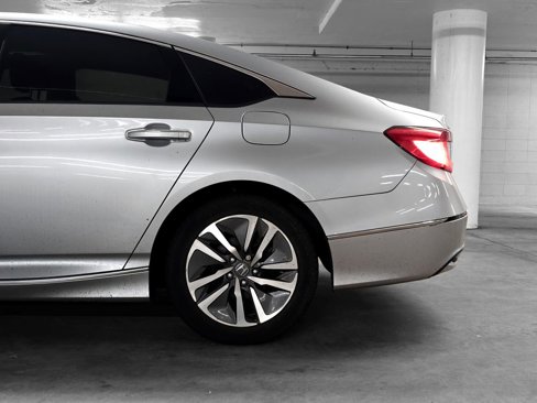 Certified 2018 Honda Accord Touring image 16