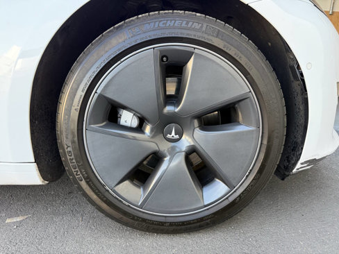 Used 2021 Tesla Model 3 Standard Range Plus image 28
