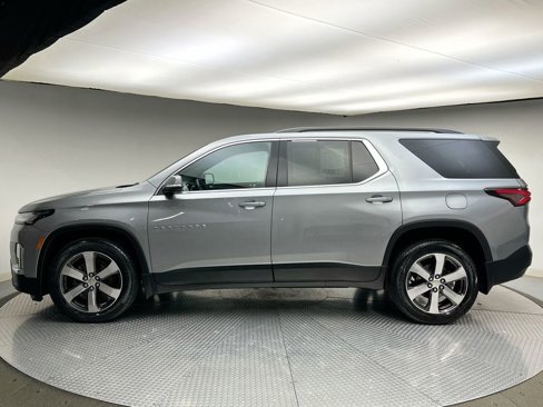 Used 2023 Chevrolet Traverse LT w/ LT Premium Package image 2