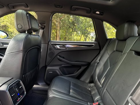 Used 2018 Porsche Macan S image 48