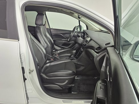 Used 2021 Buick Encore Preferred image 12