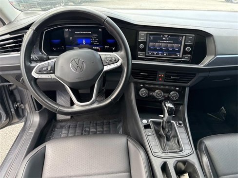 Used 2022 Volkswagen Jetta SE image 18