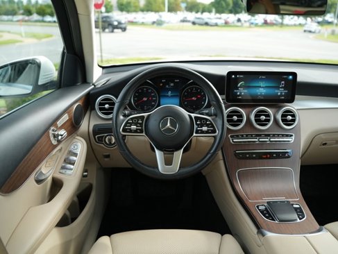 Certified 2022 Mercedes-Benz GLC 300 4MATIC w/ Premium Package Lite image 22