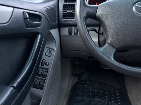 Used 2005 Toyota 4Runner SR5 image 26