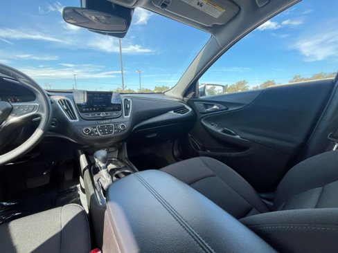 Used 2024 Chevrolet Malibu LT image 35