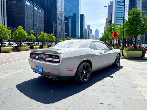 Used 2019 Dodge Challenger SXT image 3