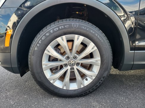 Used 2020 Volkswagen Tiguan S image 9