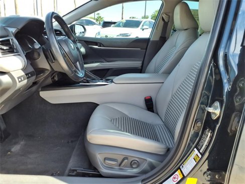 Used 2018 Toyota Camry SE image 24