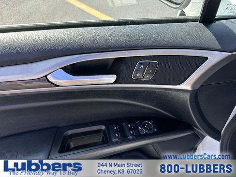 Used 2019 Ford Fusion SEL image 12