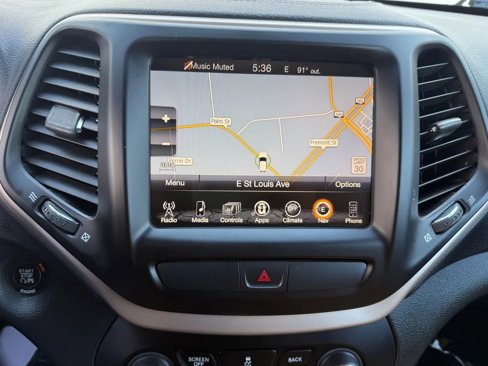 Used 2016 Jeep Cherokee 75th Anniversary image 12