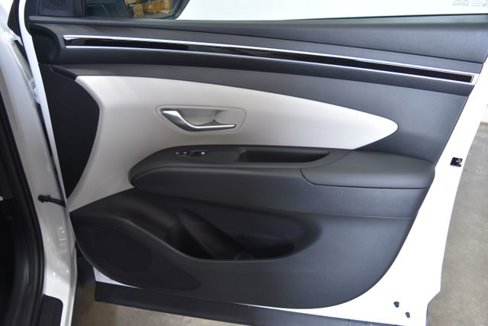 Used 2024 Hyundai Tucson SE image 32