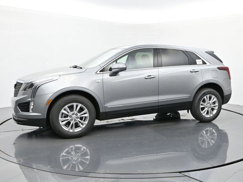 New 2025 Cadillac XT5 Luxury image 2