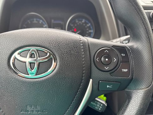 Used 2018 Toyota RAV4 LE w/ All Weather Liner Package image 21