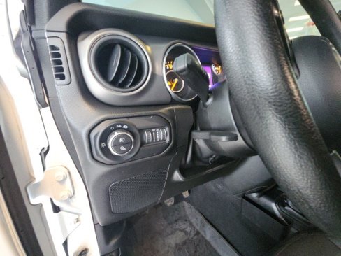 Certified 2022 Jeep Gladiator Sport image 35