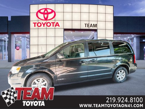 Used 2010 Chrysler Town & Country Touring image 1