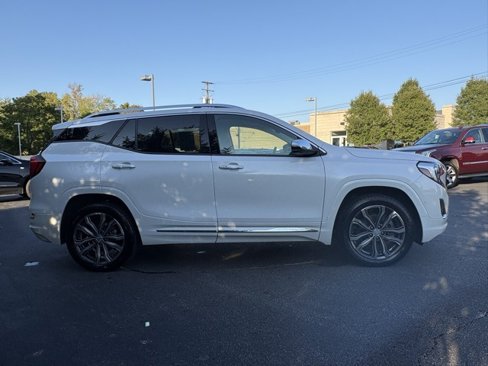 Used 2020 GMC Terrain Denali w/ Denali Premium Package image 9