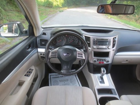 Used 2014 Subaru Outback 2.5i image 9
