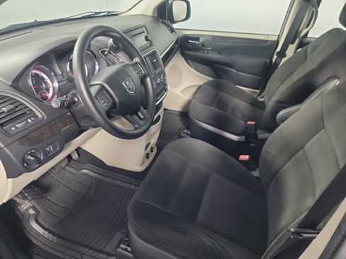 Used 2016 Dodge Grand Caravan American Value Package image 18
