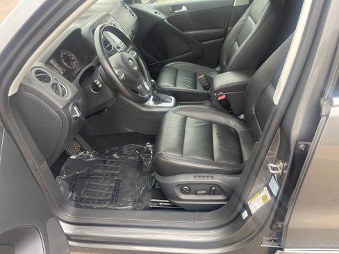 Used 2016 Volkswagen Tiguan SEL image 18