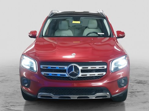 Used 2021 Mercedes-Benz GLB 250 image 2