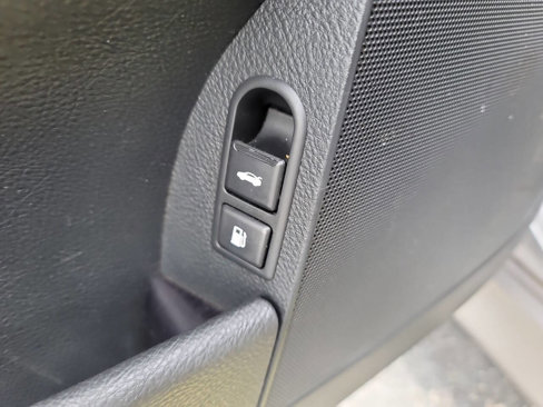 Used 2013 Hyundai Genesis 3.8 image 15