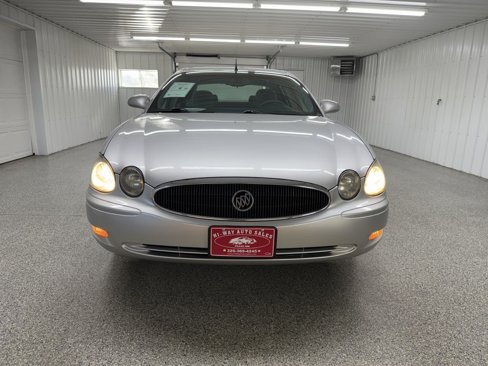 Used 2005 Buick LaCrosse CX image 2