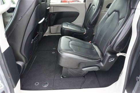 Used 2020 Chrysler Pacifica Limited w/ Tire & Wheel Group image 21