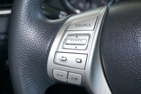 Used 2016 Nissan Rogue S image 35