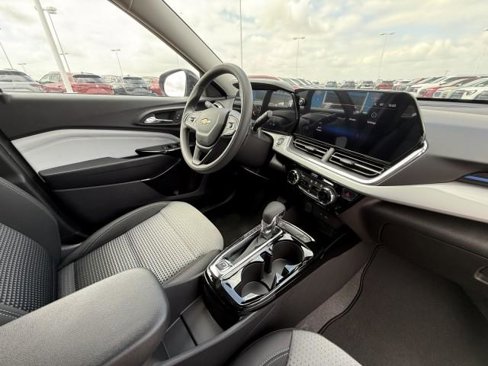 New 2025 Chevrolet Trax LT image 24
