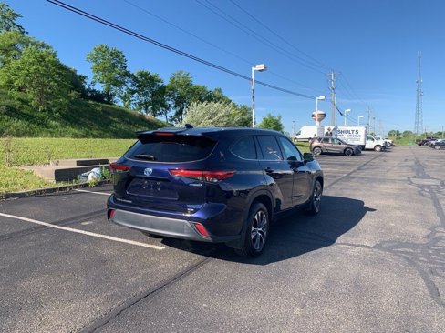 Used 2022 Toyota Highlander XLE image 4