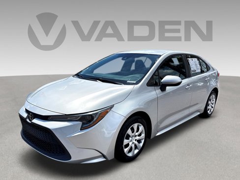 Used 2022 Toyota Corolla LE image 3
