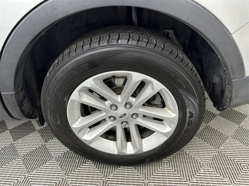 Used 2014 Ford Explorer XLT w/ Equipment Group 202A image 23
