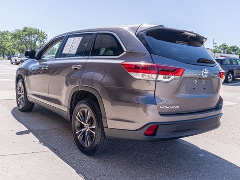Used 2019 Toyota Highlander LE image 7