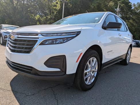 Used 2022 Chevrolet Equinox LS image 9