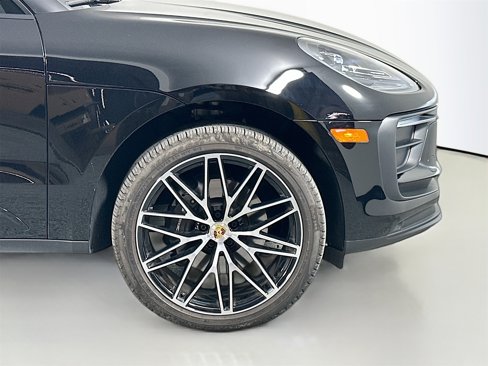 Certified 2024 Porsche Macan image 14