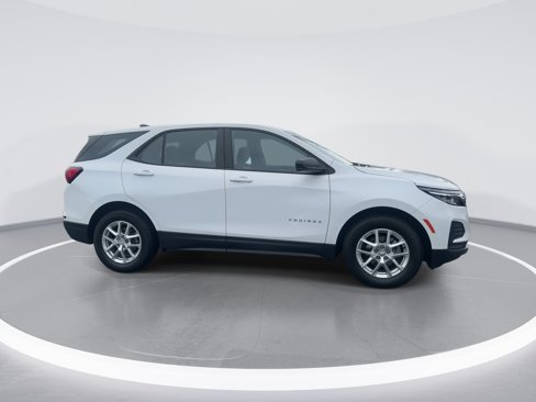 Used 2024 Chevrolet Equinox LS image 10