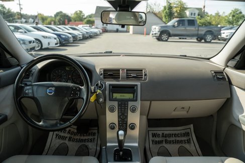 Used 2010 Volvo V50 2.4i image 13