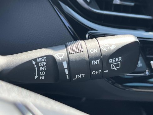 Used 2019 Toyota C-HR LE image 21