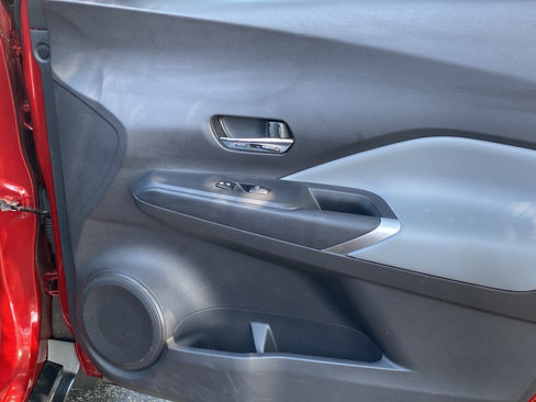 Used 2023 Nissan Kicks SR image 28