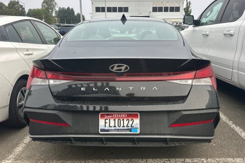 Used 2024 Hyundai Elantra SEL image 4