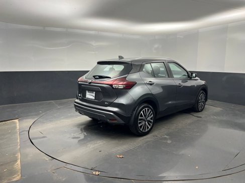 Used 2022 Nissan Kicks SV image 10