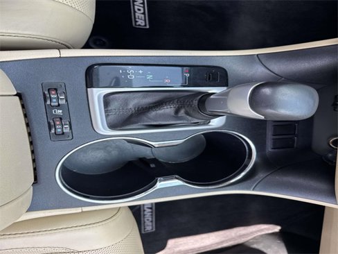 Used 2014 Toyota Highlander Limited image 25