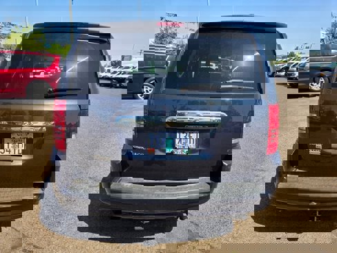 Used 2008 Chrysler Town & Country Touring image 4