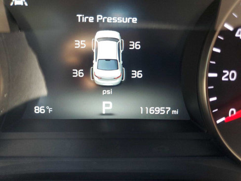 Used 2017 Kia Cadenza Limited image 26